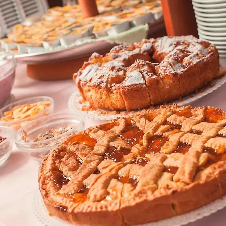 Отель Joli Чезенатико