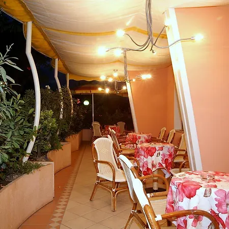 Otel Joli
